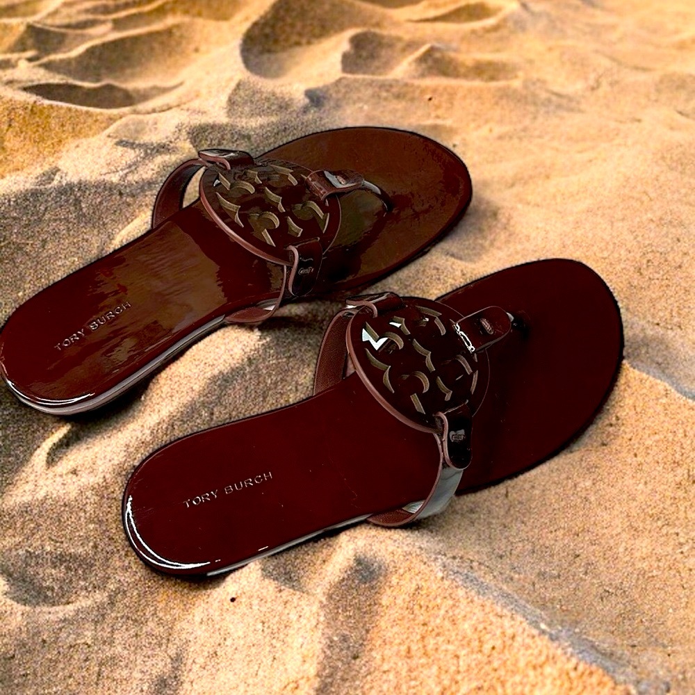 TORY BURCH “MILLER” BORDEAUX PATENT LEATHER SANDALS 9 MAROON RED